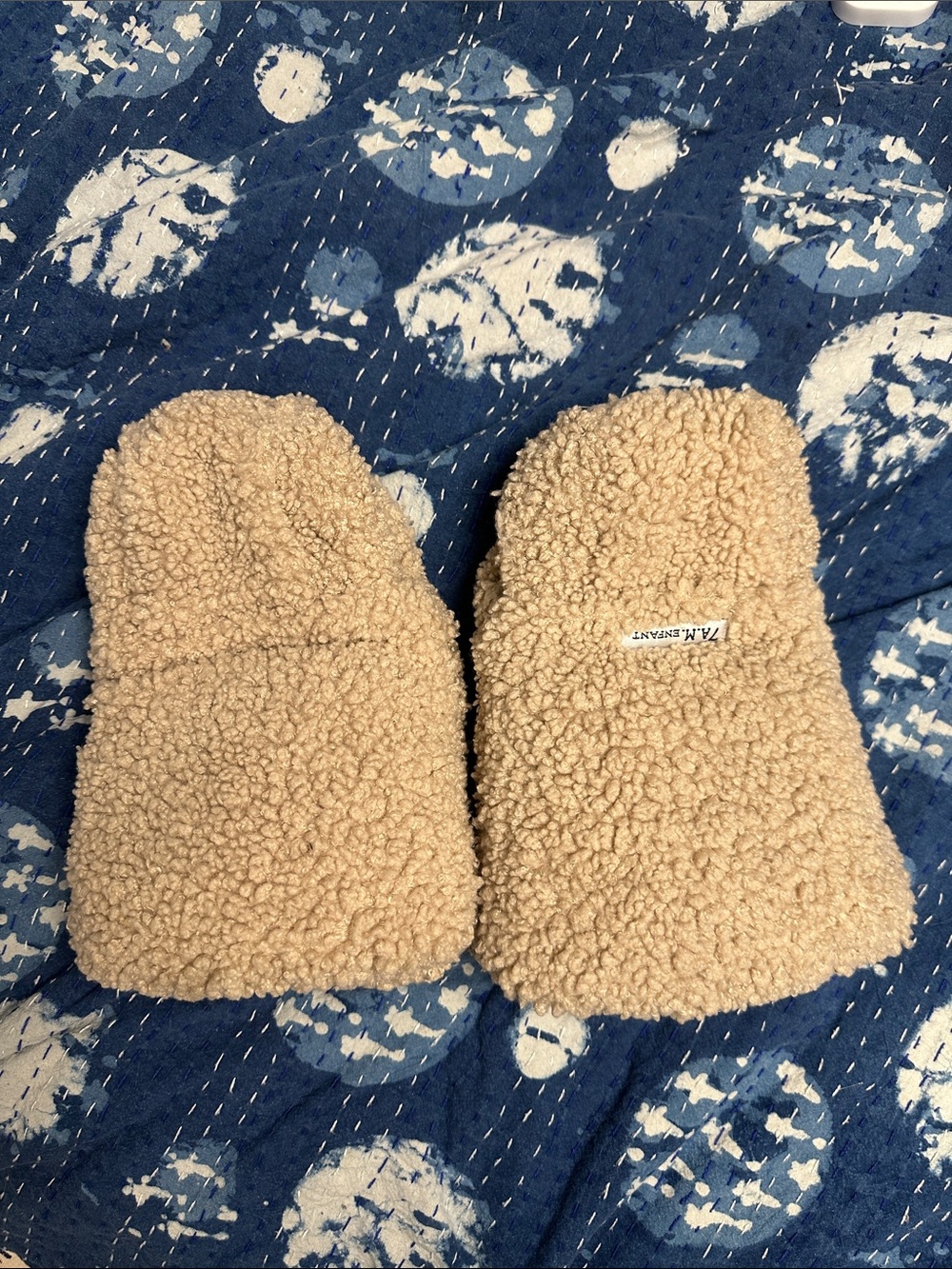 ZARA Knit Sherpa Mittens in Beige